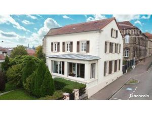 Maison 10 pièces 248 m²