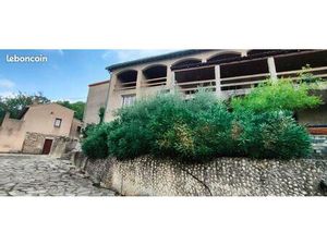 Grande Maison avec petit bungalow