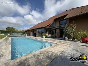 Villa 5 pièces 195 m²