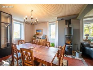 Maison 7 pièces 238 m²