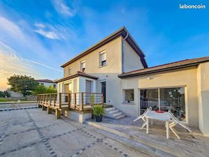 Maison 7 pièces 180 m²