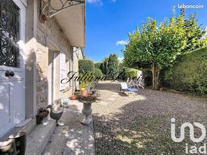 Maison 9 pièces 216 m²