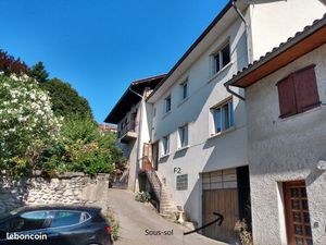 Un box (3) pour motos ou stockage à louer au 8 montée Pinet à Tullins 50 euros par mois