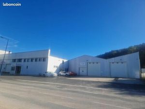 Local industriel 4 030 m²