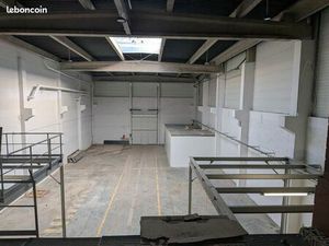 Local d'activité 1 205 m²
