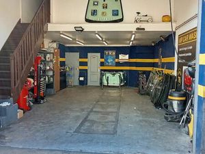 À vendre – Garage Pare-Brise possible pneu et mecanique Clientèle et matériel inclus