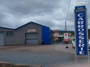 Entreprise avec batiment atelier carrosserie
