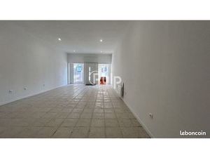 Local bureaux 60 m²