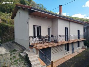 Maison rénovée a peyredeyre