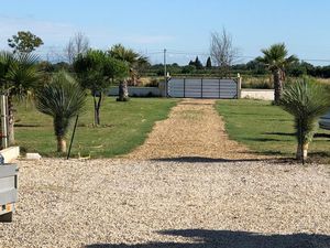 Terrain de agricole de 1 885 m2 avec mobil-home sur la commu