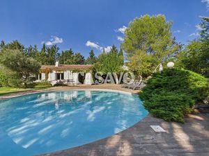 Vente Maison 8 pièces de 240m² - 13490 Jouques