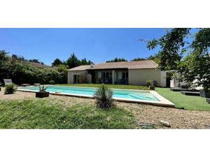 Villa avec piscine et jardin Le Thor (84)