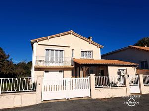 Maison à vendre SAINT LEGER DE LA MARTINIERE 7 pièce(s) 126m2 190 000€