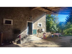 Maison en pierres rénovée avec terrain