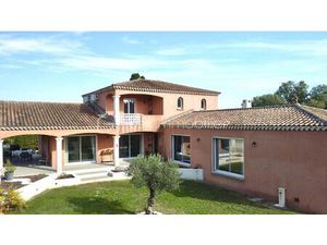 Maison provencale de 192 m² à Saint-Laurent-Des-Arbres