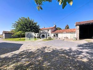 Maison T8 près de LA FORET SUR SEVRE à vendre