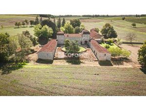 Propriete De Caractere Au Coeur Du Gers