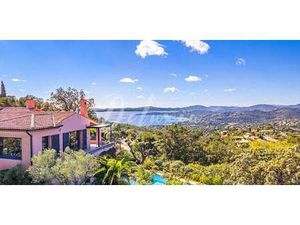 Villa avec piscine et terrasse Les issambres (83)