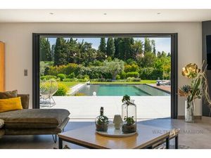 Maison de luxe à vendre dans le quartier Est