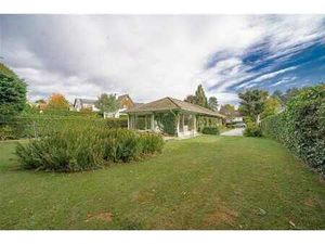 CENTRE/FAUBOURG - Confortable Bungalow à rénover - 150m² - 7