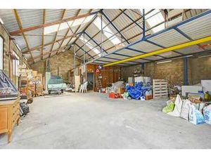 *OPTION* ENTREPOT AVEC BUREAU + MEZZANINE! A VOIR!