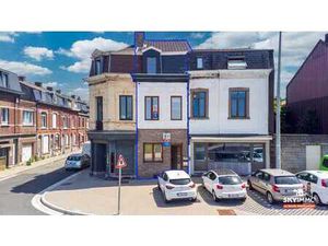 MAISON UNIFAMILIALE DIVISEE EN 2 APPARTS - GARAGE - PEB D