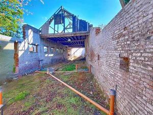 GRANGE A RECONSTRUIRE AVEC PERMIS POUR UN LOFT