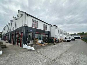 Ensemble semi-industriel de 450m²