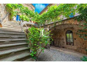 Maison Ancienne De Caractere De 350 M² Avec Deux Belles Tertasses Et Terrain Non Attenant