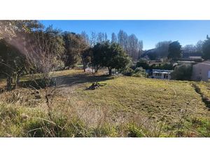 Vente terrain 1322 m² à Barjols (83670)  139 000 €