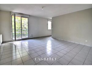 Location appartement 2 pièces 48.5 m² à Roanne (42300)  430 €