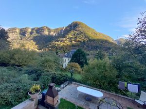 Maison avec 2 appartements et terrain