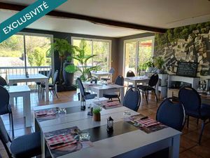 Située à Prévinquières  petit village touristique de l'Aveyron  au centre d'un triangle fo