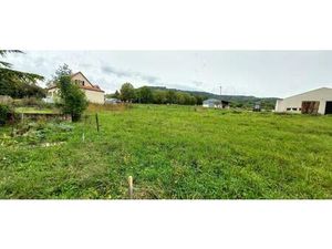 Beau terrain plat constructible de 4.93 ares