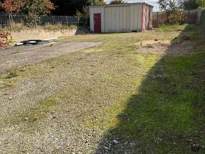 Terrain à batir 800 m2 + hangar