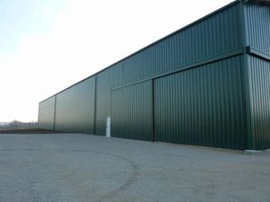 Location locaux professionnels 1200 m² à Ségreville (31460)  2 900 €