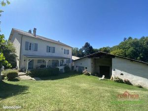 Propriété 9 pièces 254 m²