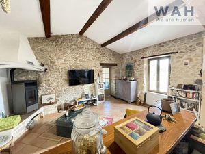 MAISON EN PIERRES P5 DE 101 M2 3 CH  ANNEXE  PISCINE  CUISIN