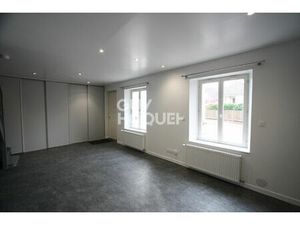 LOCATION : maison de 3 pièces de ville à LA CHAPELLE SAINT MESMIN