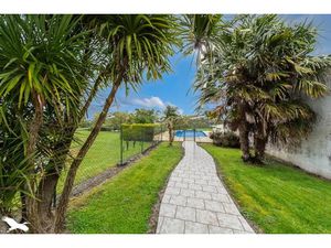 Vente maison 10 pièces 275 m² à Sainte-Ramée (17240)  270 000 €