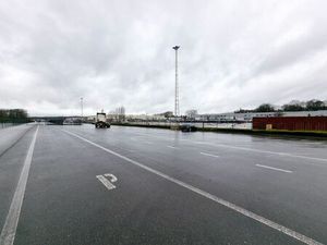 Verhard terrein / parking / buitenstockage te huur