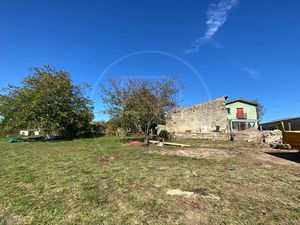Maison en pierre de 4 chambres en cours de rénovation