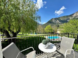 Vente maison 5 pièces 152 m² à Castellane (04120)  360 000 €