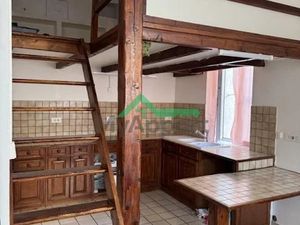 Location meublée appartement 1 pièce 30 m² à Salon-de-Provence (13300)  465 €