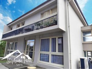 Investissement rare à Lapleau : immeuble spacieux au cœur d’un cadre verdoyant !