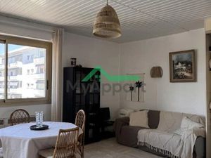 Location meublée appartement 1 pièce 50 m² à Cannes la bocca (06150)  875 €