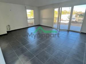 Location meublée appartement 3 pièces 75 m² à Brignoles (83170)  1 020 €