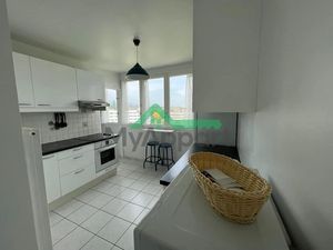Location meublée appartement 4 pièces 77 m² à Ferney-Voltaire (01210)  2 100 €