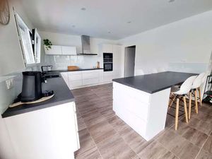 Vente Maison Piscine à Quéven (56530) : à vendre Piscine / 144m² Quéven