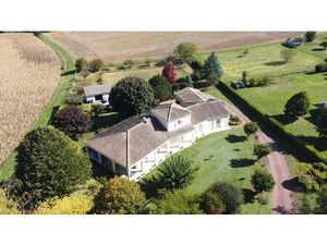 Spacieuse villa de caractère dans un bel emplacement